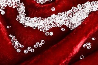 Válka neválka. Ruské diamanty dál září v Antverpách - Novinky